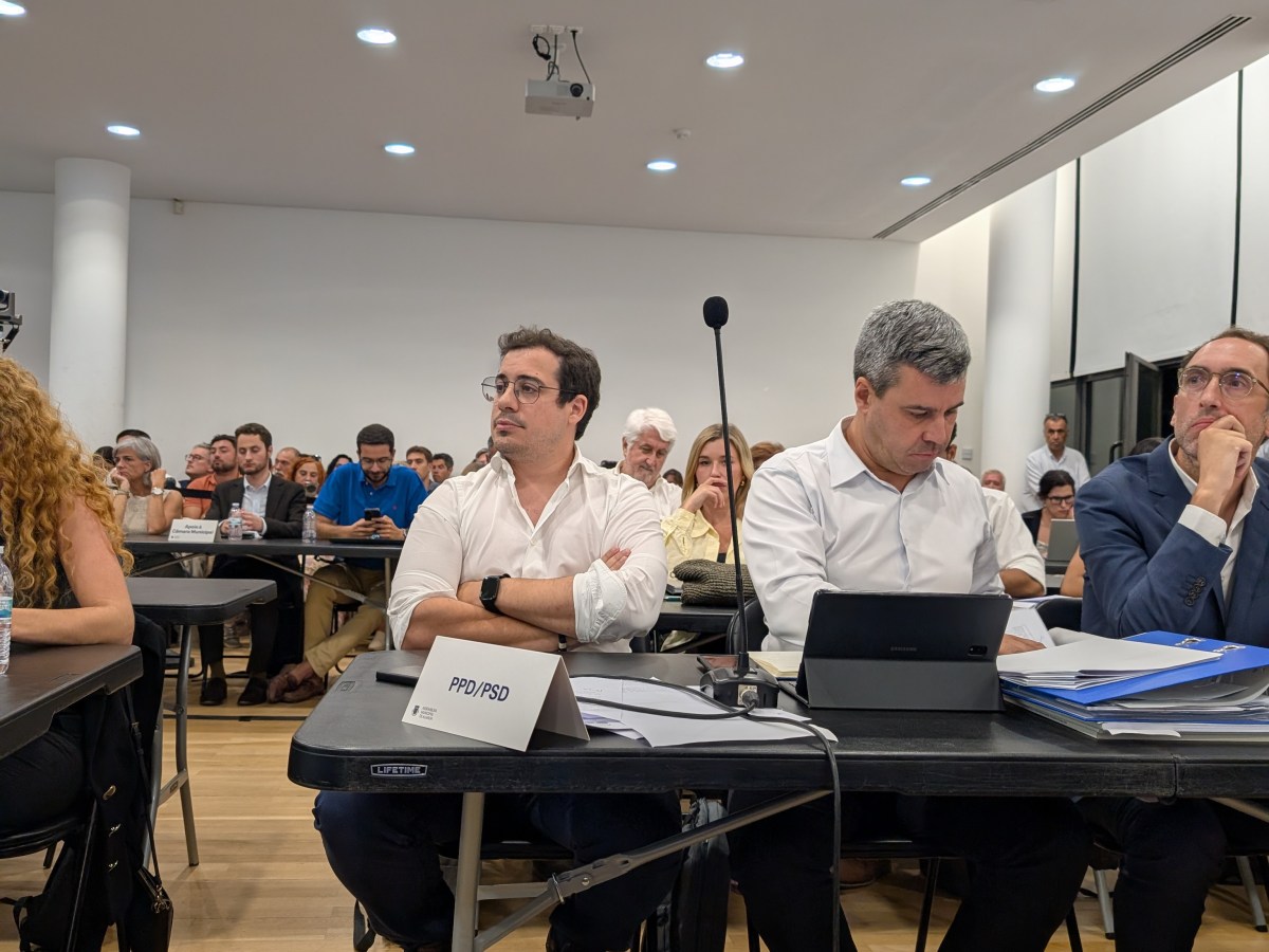 Moção de censura à Câmara Municipal de Almada